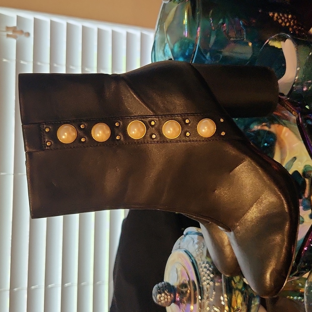 Kensie ankle booties